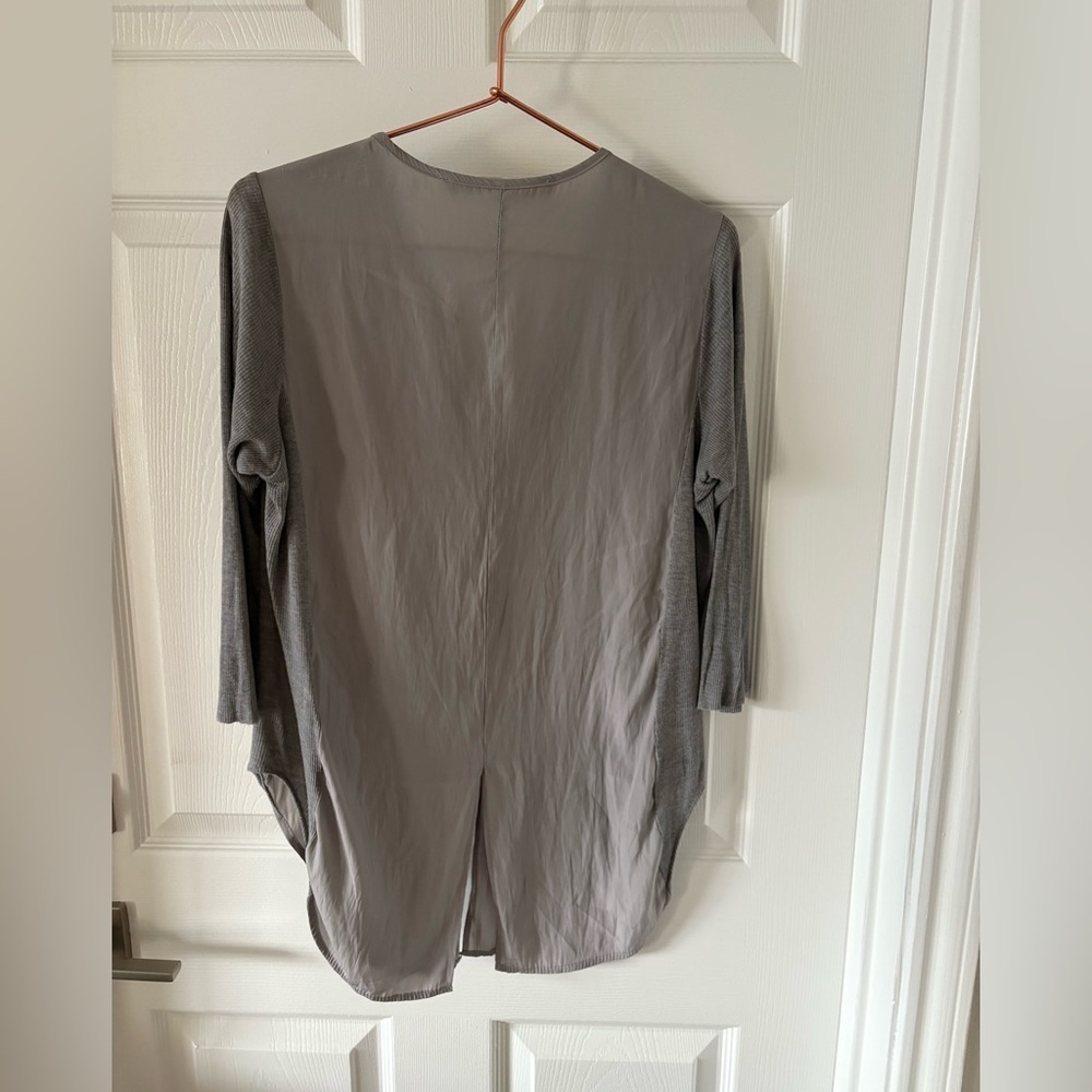 Lola & Sophie taupe silky ribbed front tie blouse XS - Picture 3 of 4
